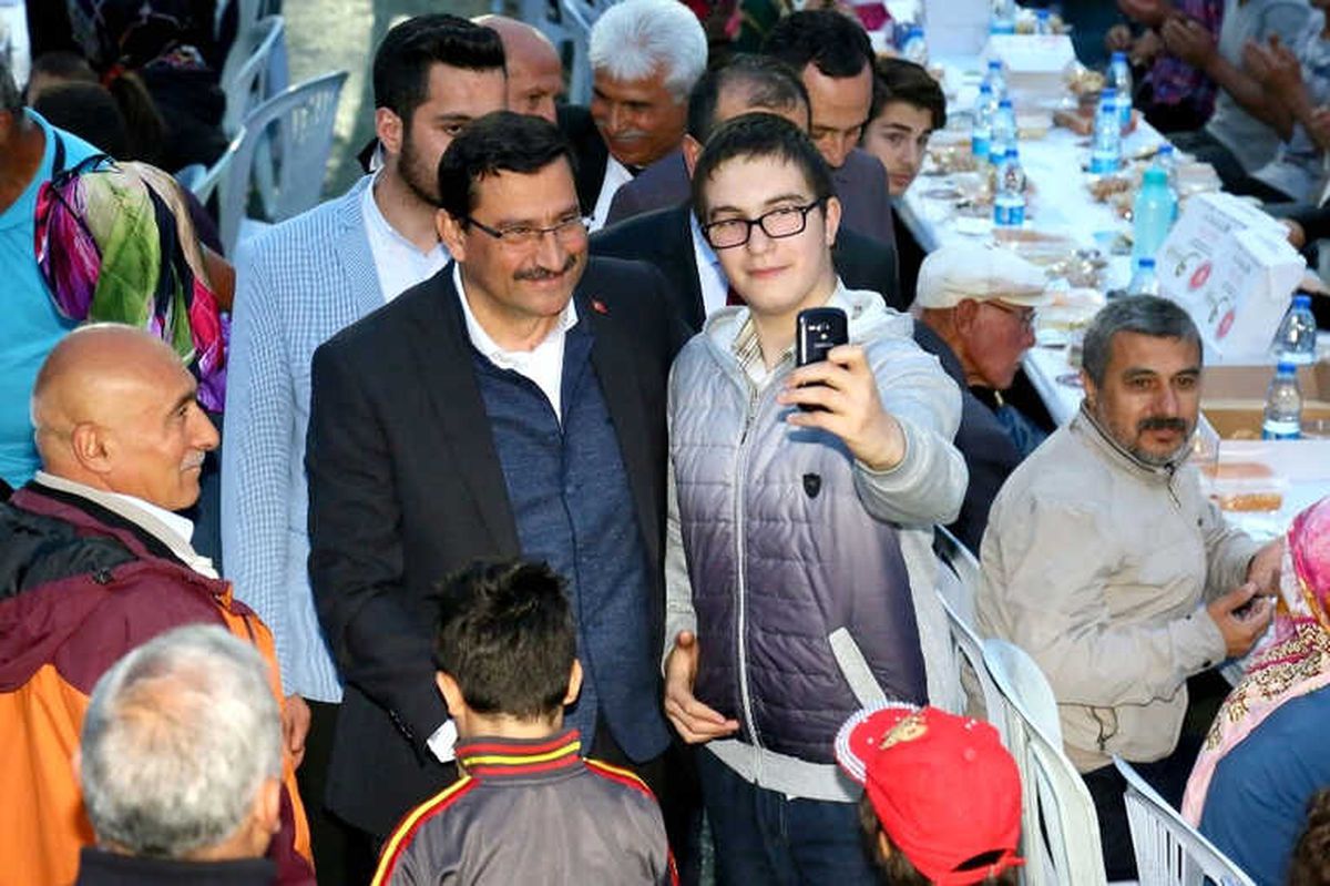 İftar Sofrası Bu Sefer Sancaktepe\'ye Kuruldu