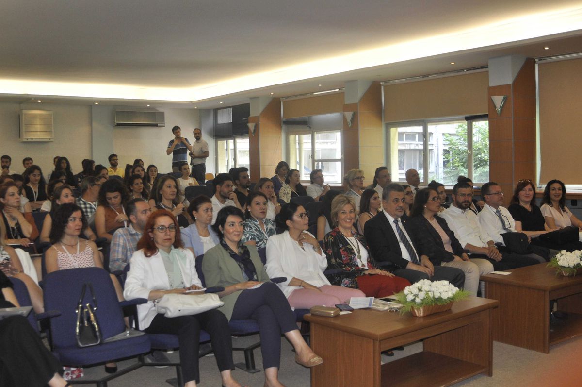 İlçe Protokolünden Karne Günü Heyecanı
