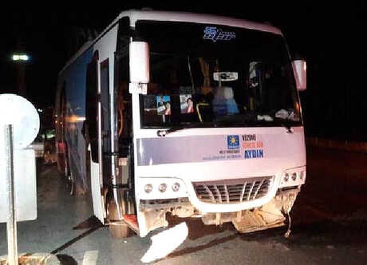 İyi Parti Seçim Midibüsü 2 Araçla Çarpıştı: 7 Yaralı