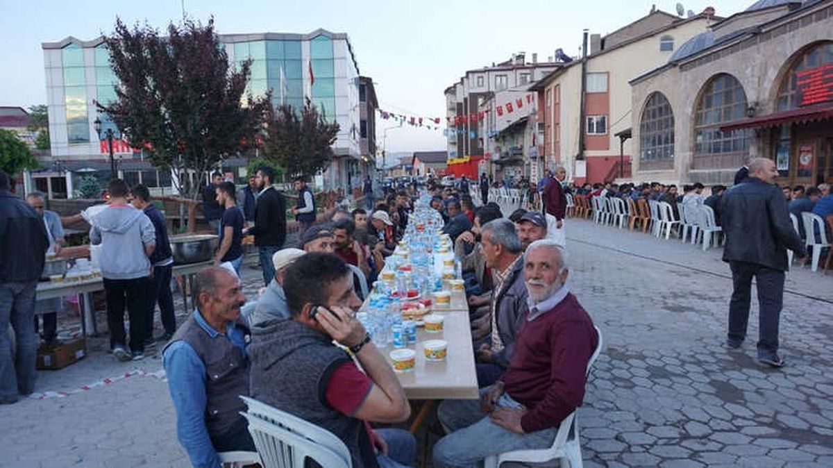 Kangal\'da Sokak İftarı
