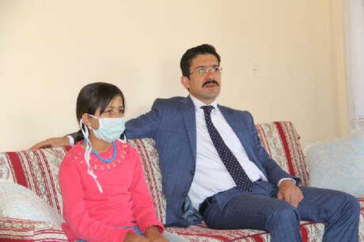 Karaciğer Hastası Zeynep, Karnesini Evde Aldı