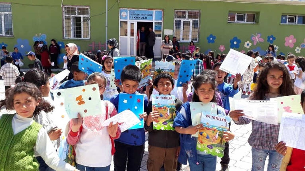 Kars\'ta 66 Bin 890 Öğrenci Yaz Tatiline Girdi
