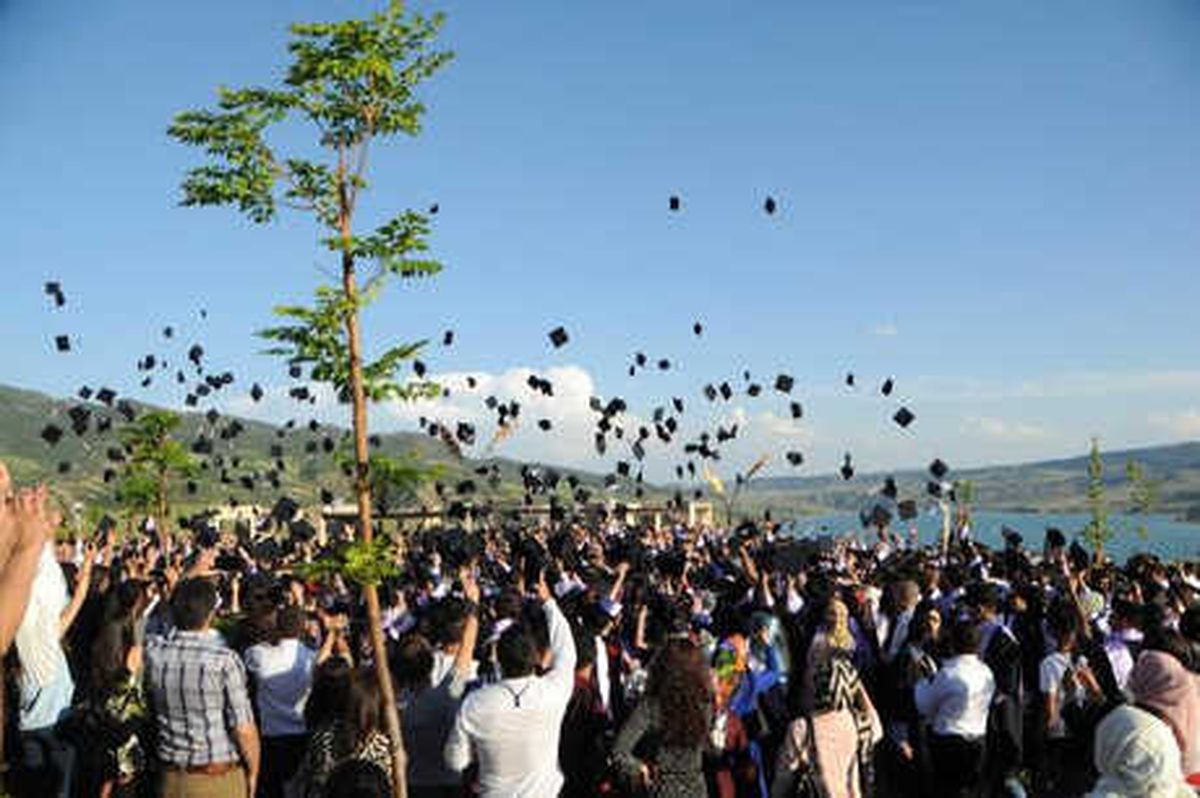 Munzur Üniversitesi\'nde Mezuniyet Töreni