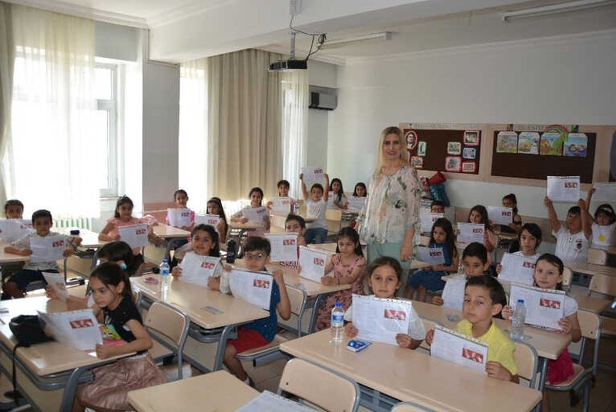 Öğrencilerin Karne Heyecanı