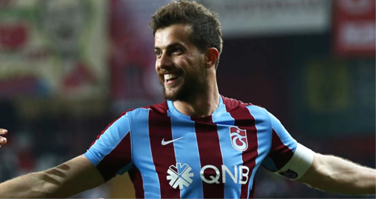 Trabzonspor, 4 Futbolcuyla Yollarını Ayırdı