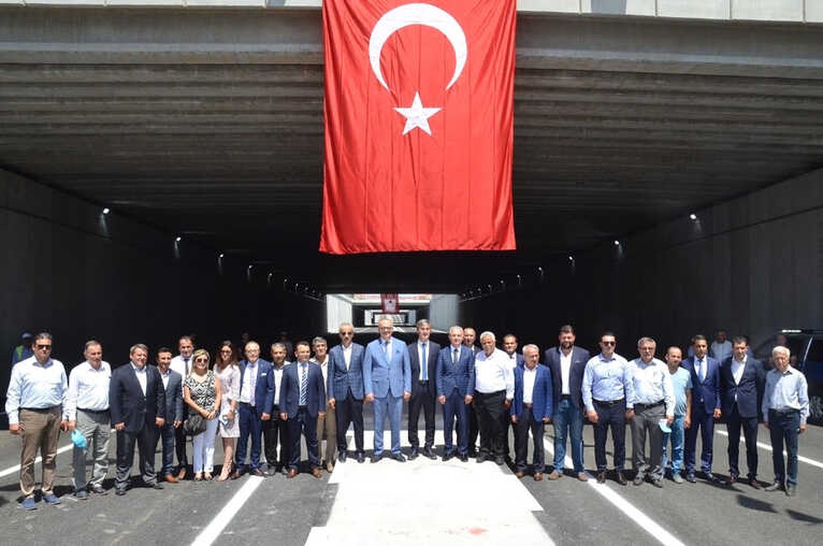 Turgutlu Köprülü Kavşak Projesi\'nin İlk Etabı Açıldı