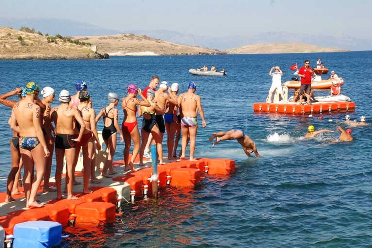 Türkiye Açık Su Yüzme Şampiyonası Foça\'da