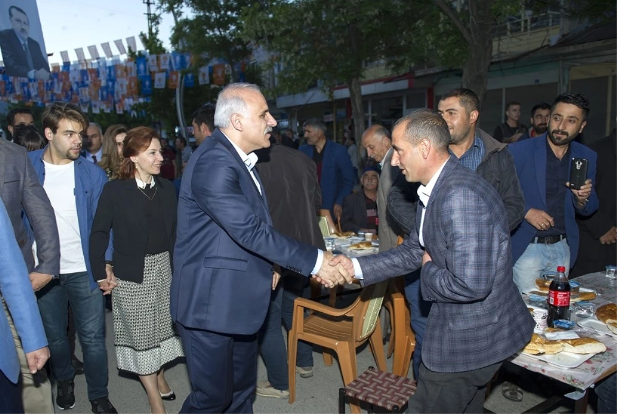 Vali Murat Zorluoğlu, İftarını Muradiye\'de Vatandaşla Açtı