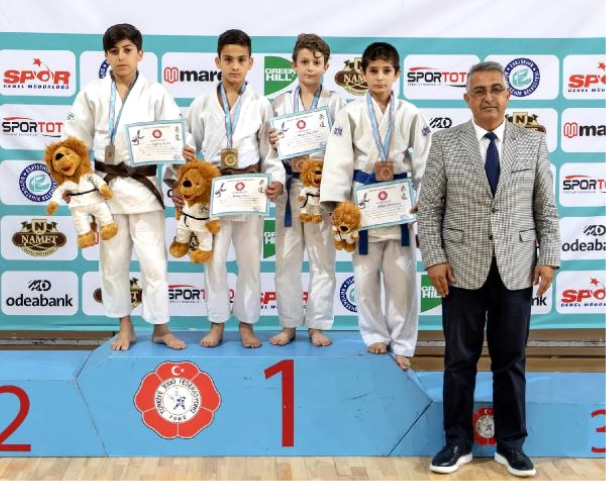 Yıldızlar Judo Şampiyonası Eskişehir\'de Başladı