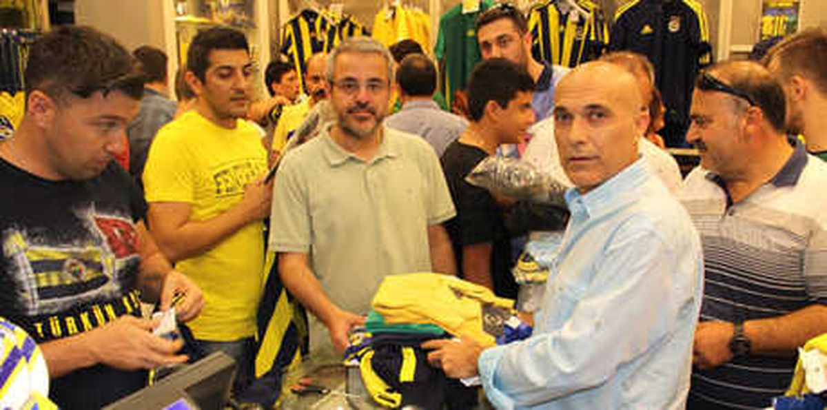 Ali Koç Destek İstedi, İzmir\'de Taraftar Harekete Geçti