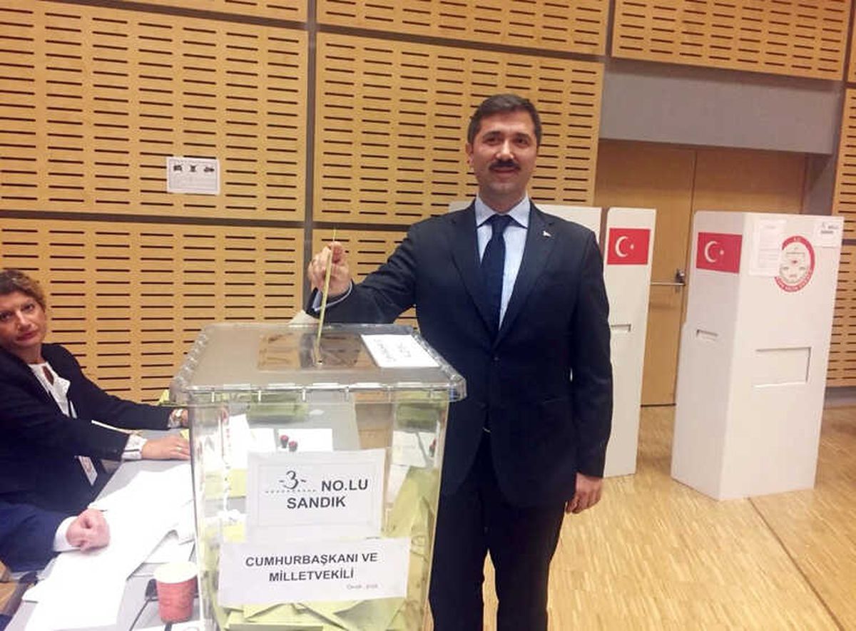 Almanya\'da İlk İki Gün İçerisinde 80 Bin Türk Oy Kullandı