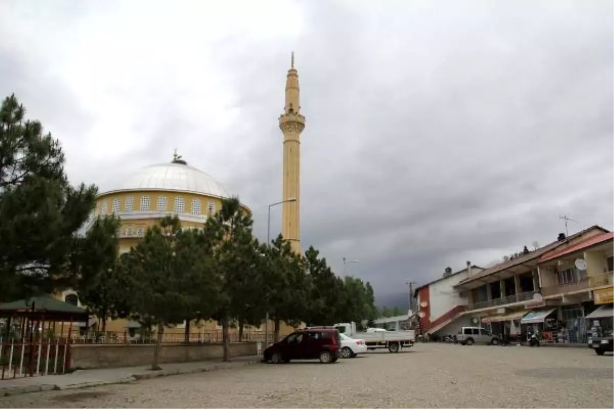 Bayburt\'ta \'Vefalı\' Leylek Beldenin Simgesi Oldu