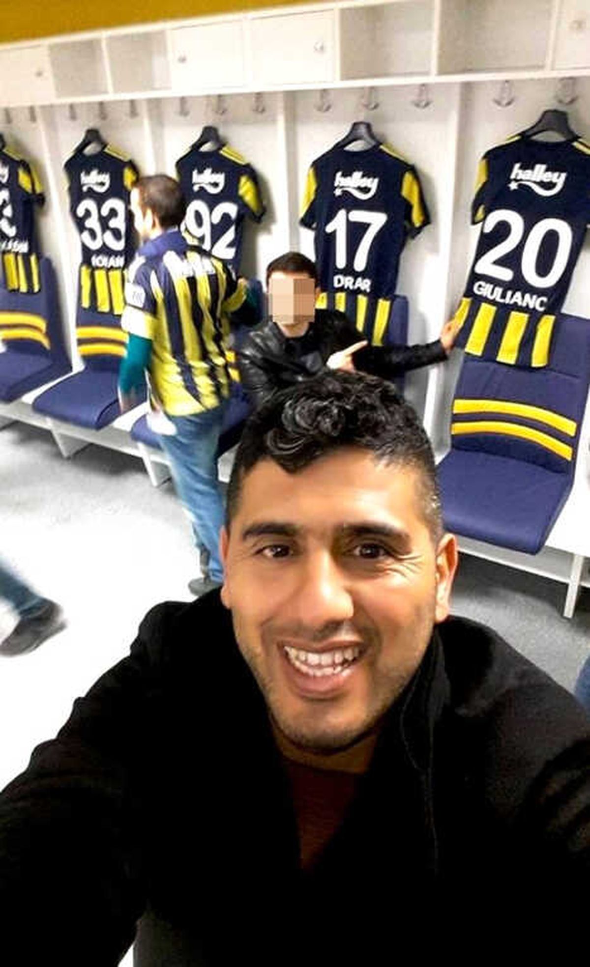 Hatay\'da Balkondan Düşen Cam Ustası Öldü