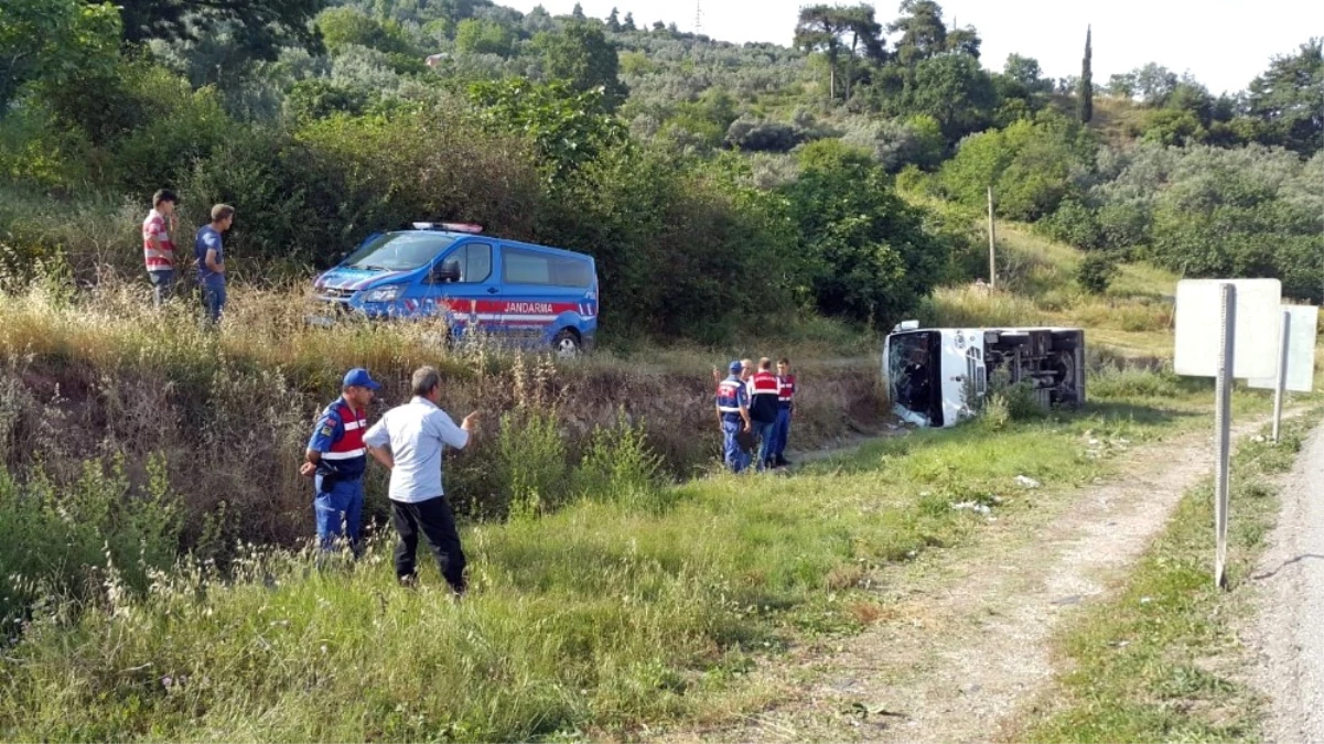 İşçi Servisi Şarampole Yuvarlandı: 9 Yaralı