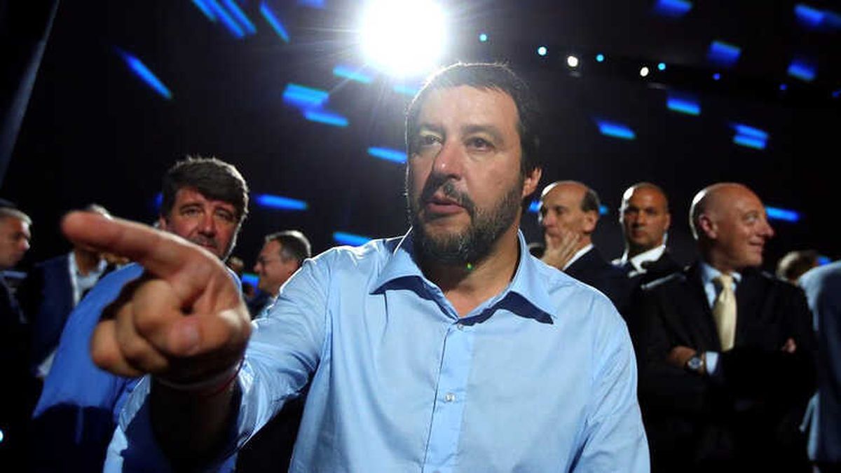 İtalya İçişleri Bakanı Salvini\'den Bir Haftada İki Ülkeyle Göç Krizi
