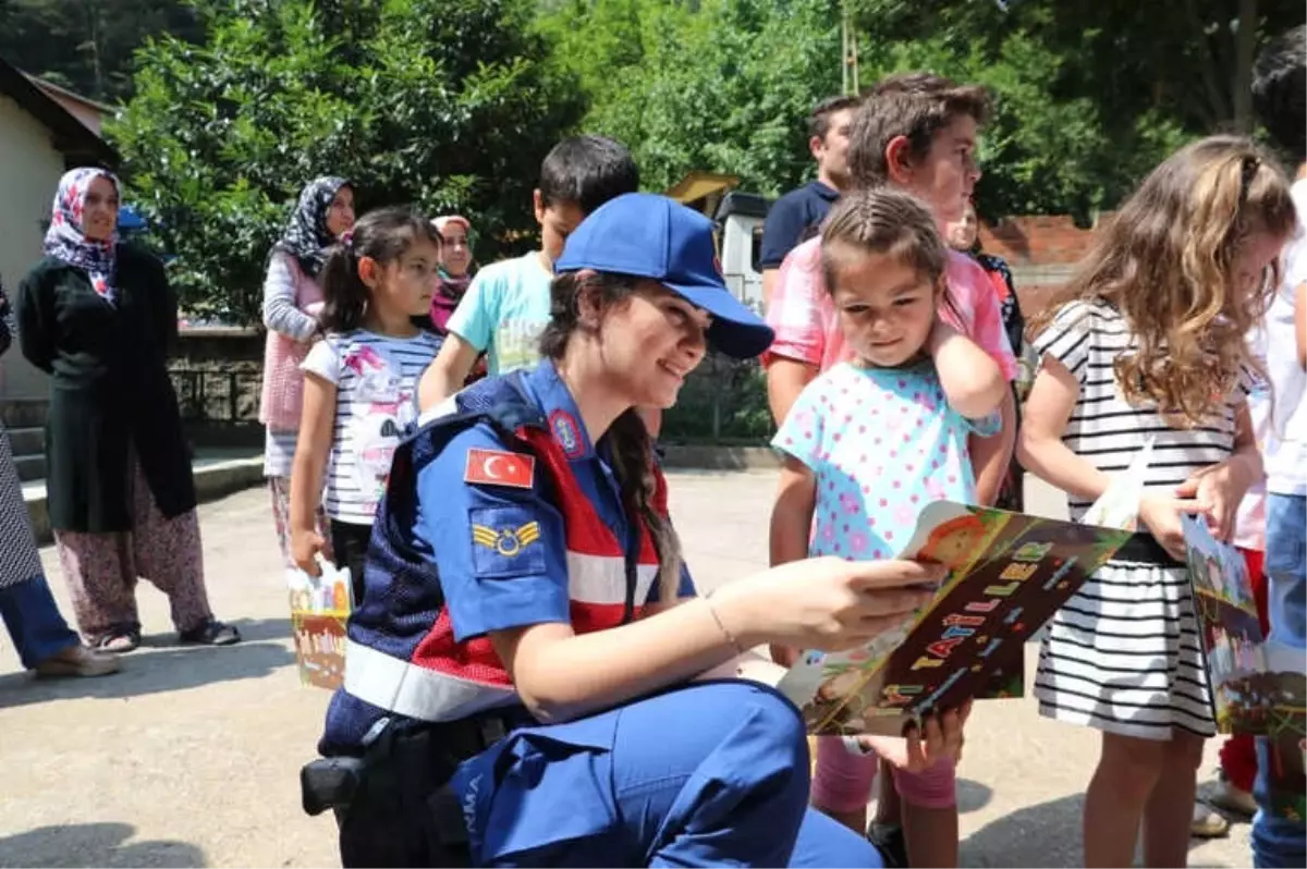 Jandarma Karne Gününde Şehit Çocuklarını Unutmadı