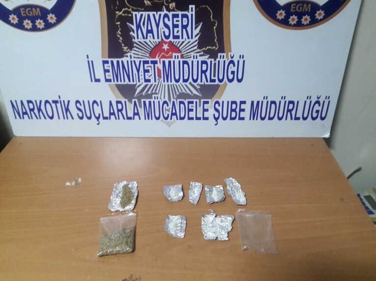 Kayseri\'de Uyuşturucu Operasyonu: 2 Gözaltı