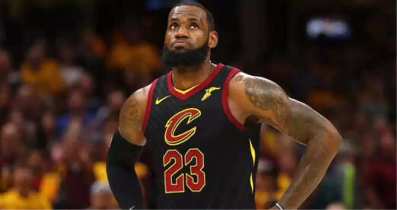 Ünlü Basketbolcu Lebron James, Kırık Elle Oynadığını İtiraf Etti