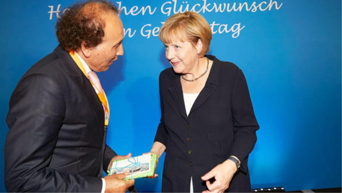 Merkel 15 Temmuz Darbe Girişimin Nasıl Haber Aldı?