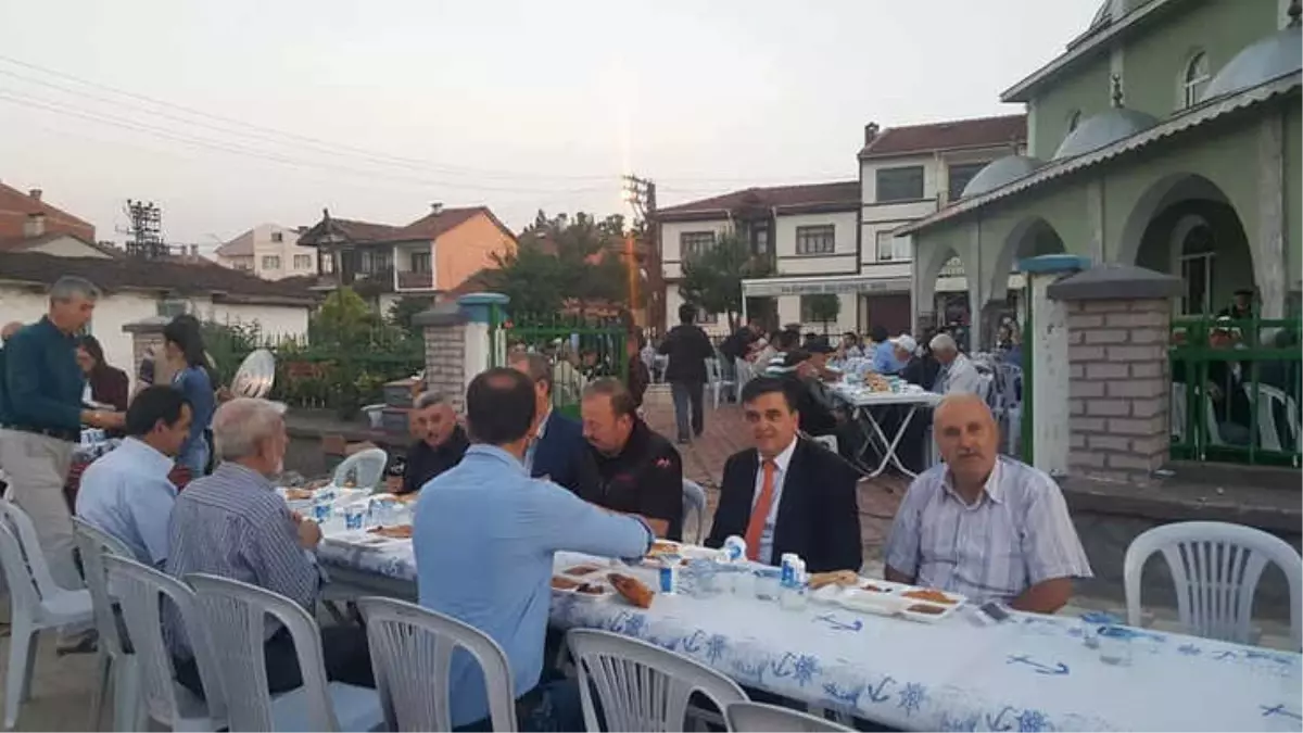 Pazaryeri\'nde Mahalle İftarları Devam Ediyor