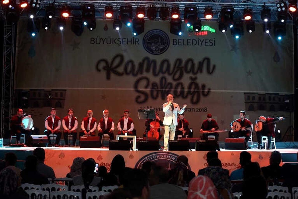 Ramazan Sokağı\'ndan İlahiler Yükseldi