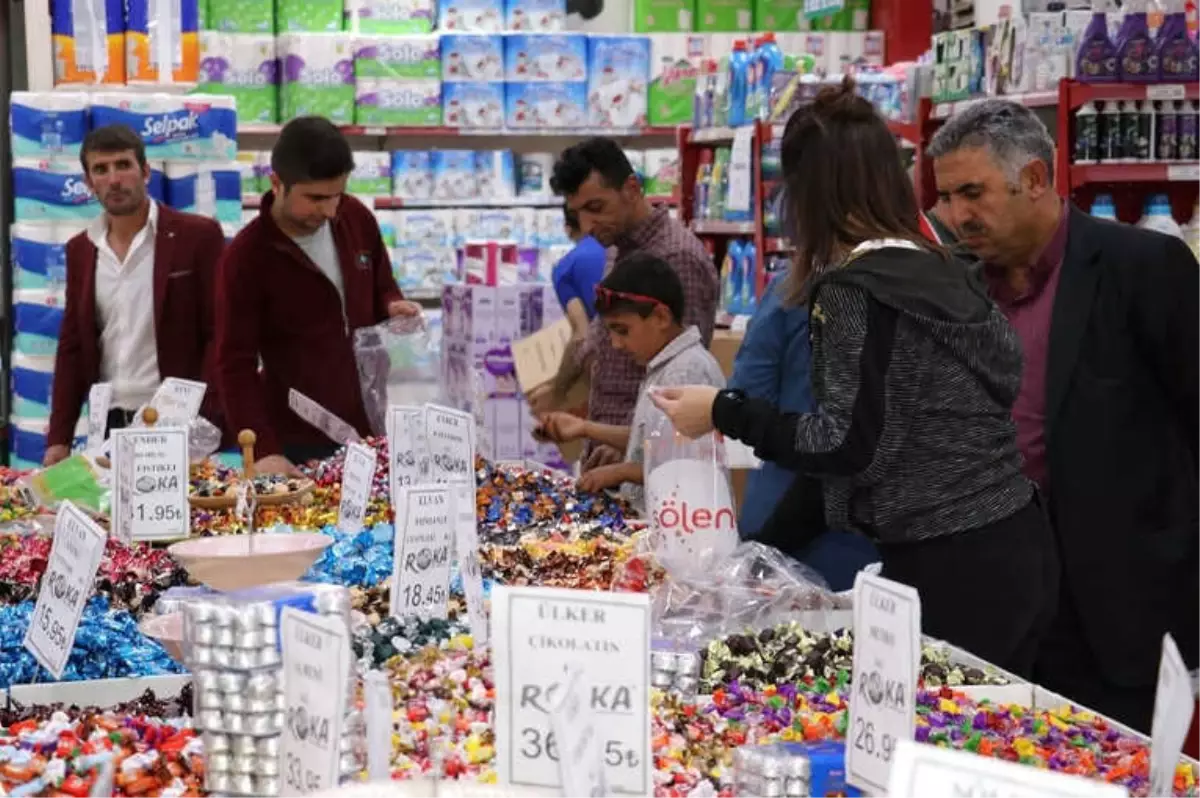 Roka Avm\'de Bayram Yoğunluğu