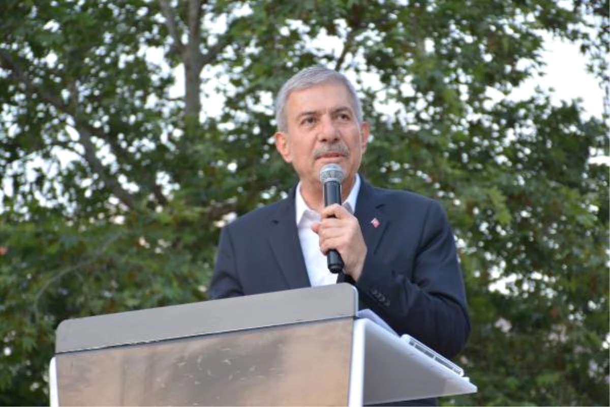 Sağlık Bakanı Demircan, Erbaa\'da 7 Bin Kişilik İftara Katıldı