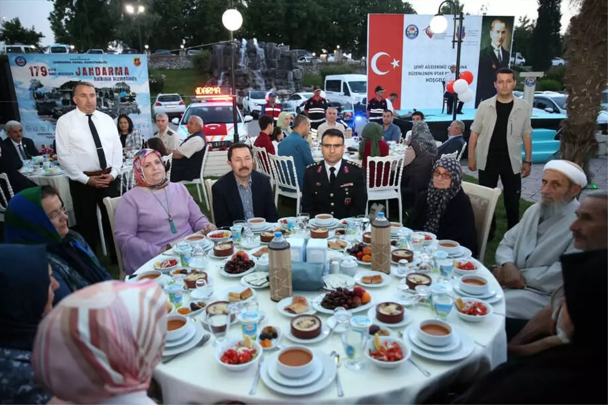 Sakarya Valiliği\'nden Şehit Aileleri ve Gazilere İftar