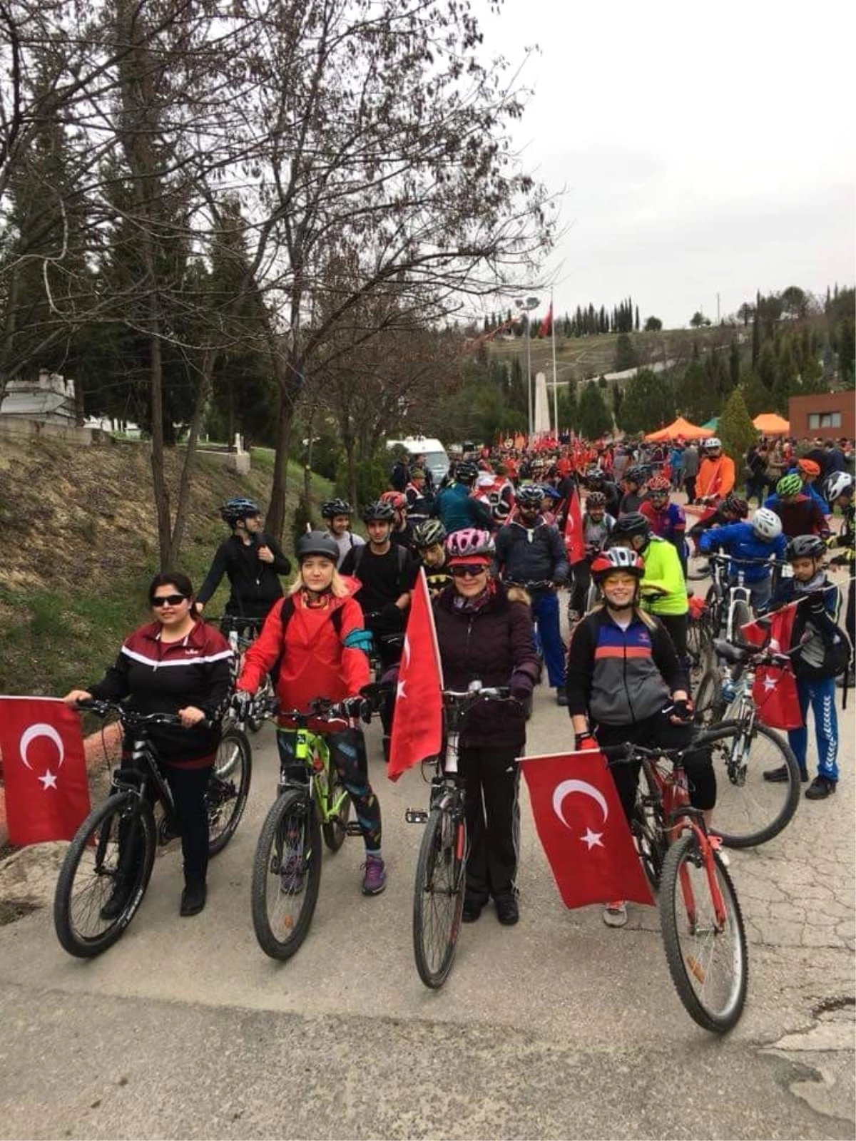 Türk Bayrağı \'Türk Kadının Zaferi Bisiklet Turu\' ile Elden Ele Gezecek