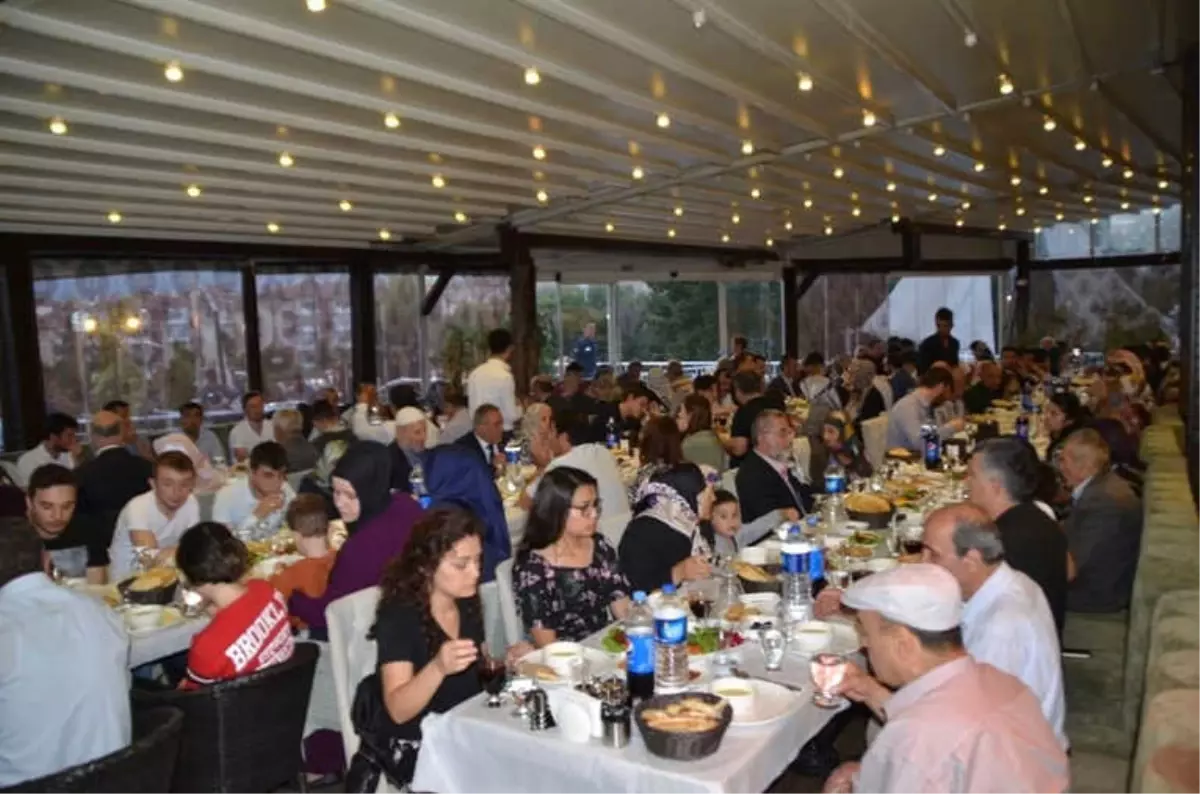 Ürkmezer, Şehit Aileleri ve Gazilerle İftarda Bir Araya Geldi