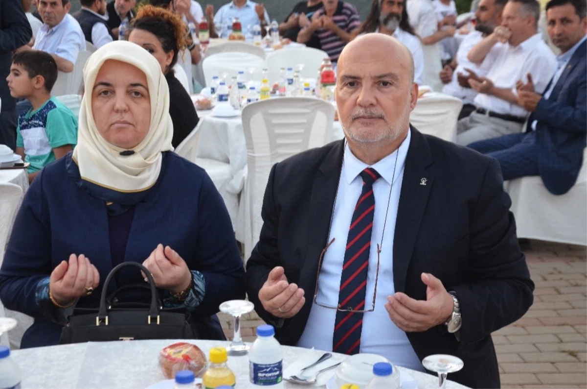 AK Parti Bursa Milletvekili Adayı Ahmet Yelis, Ahududu Üreticileri ile Bir Araya Geldi
