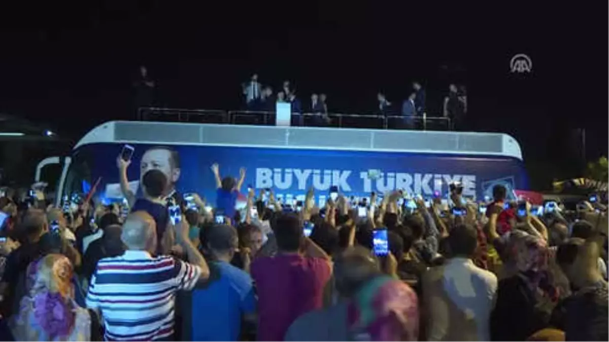 Cumhurbaşkanı Erdoğan: "Biz Neslimizi Kitaba Yöneltmenin Gayretindeyiz" - İstanbul