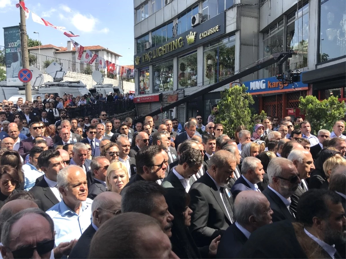 Erdoğan Demirören Son Yolculuğuna Uğurlanıyor