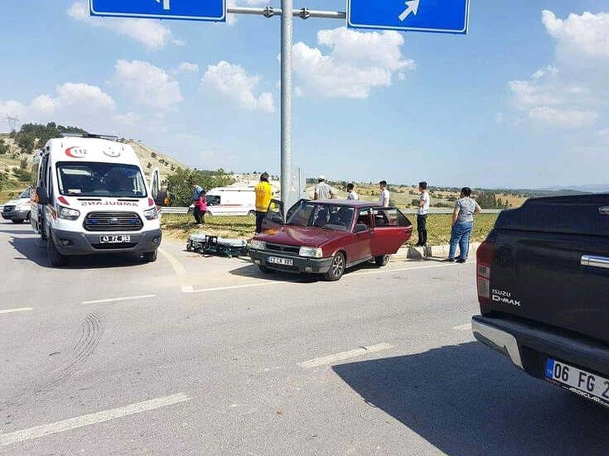 Gediz\'de Trafik Kazası: 5 Yaralı