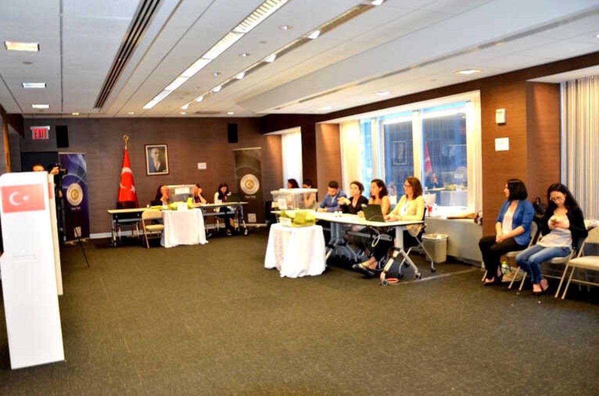 New York\'ta Oy Kullanma İşlemleri Başladı