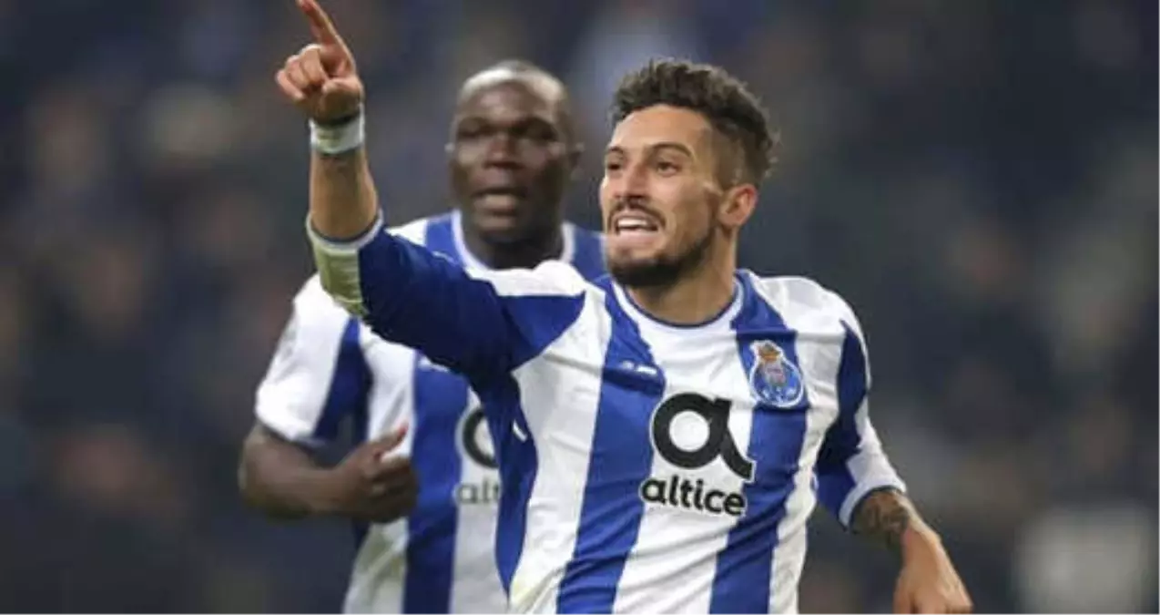 Porto, Galatasaray\'ın Eski Futbolcusu Alex Telles\'i Satmıyor