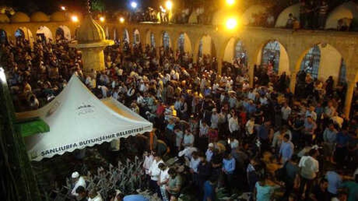 Şanlıurfa\'da Kadir Gecesi Yoğunluğu