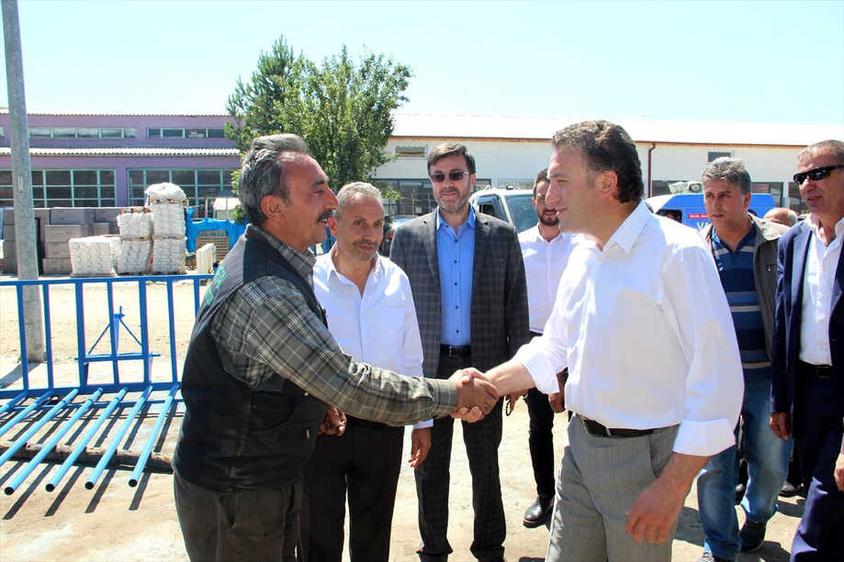 AK Parti Milletvekili Adayı Yüce\'den Esnaf Ziyareti