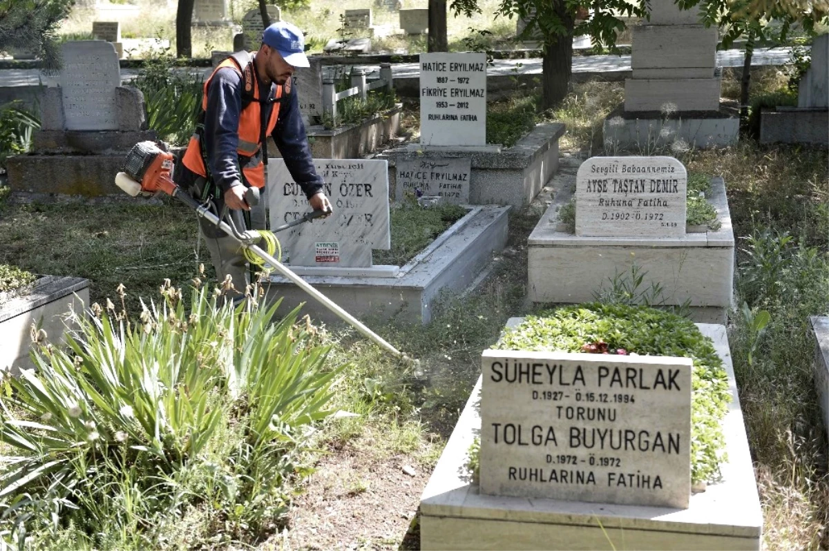 Ankara Büyükşehir\'den Mezarlıklara Bayram Düzenlemesi