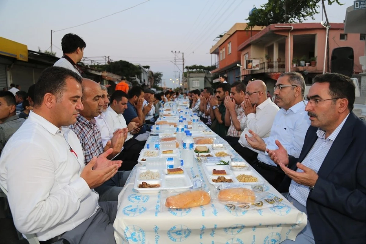 Başkan Çelikcan: "Adana\'da Sokak İftarlarını Geleneksel Hale Getirdik"