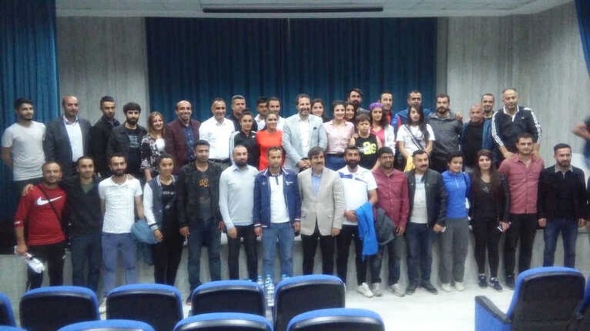 Başkan Gür, Sporcularla Bir Araya Geldi