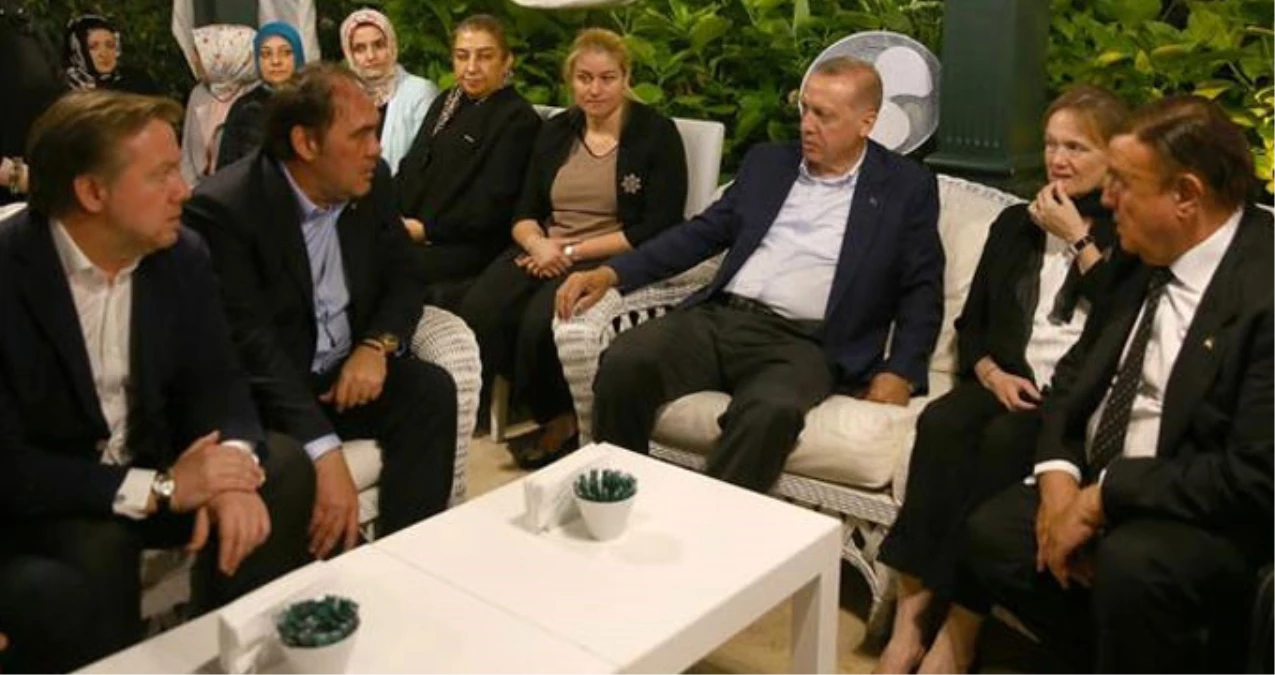 Cumhurbaşkanı Erdoğan, Demirören Ailesine Taziye Ziyaretinde Bulundu