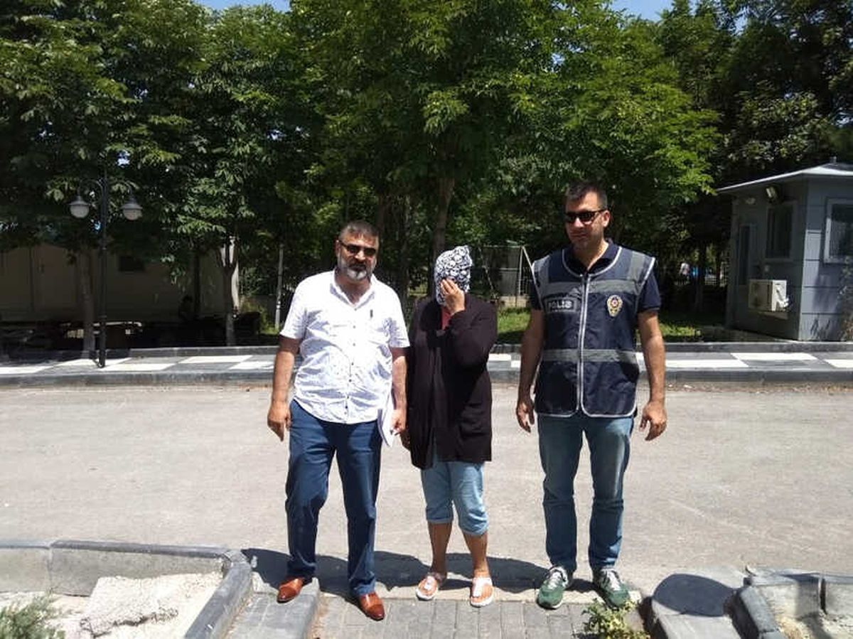 Cüzdan Hırsızı Kadın Kıskıvrak Yakalandı