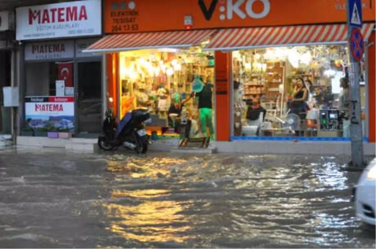 Denizli\'deki Sağanak Yağmur Hayatı Olumsuz Etkiledi