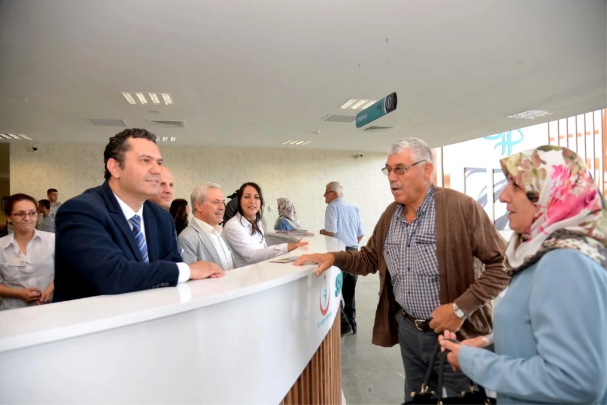 Eskişehir Yunus Emre Devlet Hastanesi Poliklinik Hizmetini Yeni Binasına Taşıdı