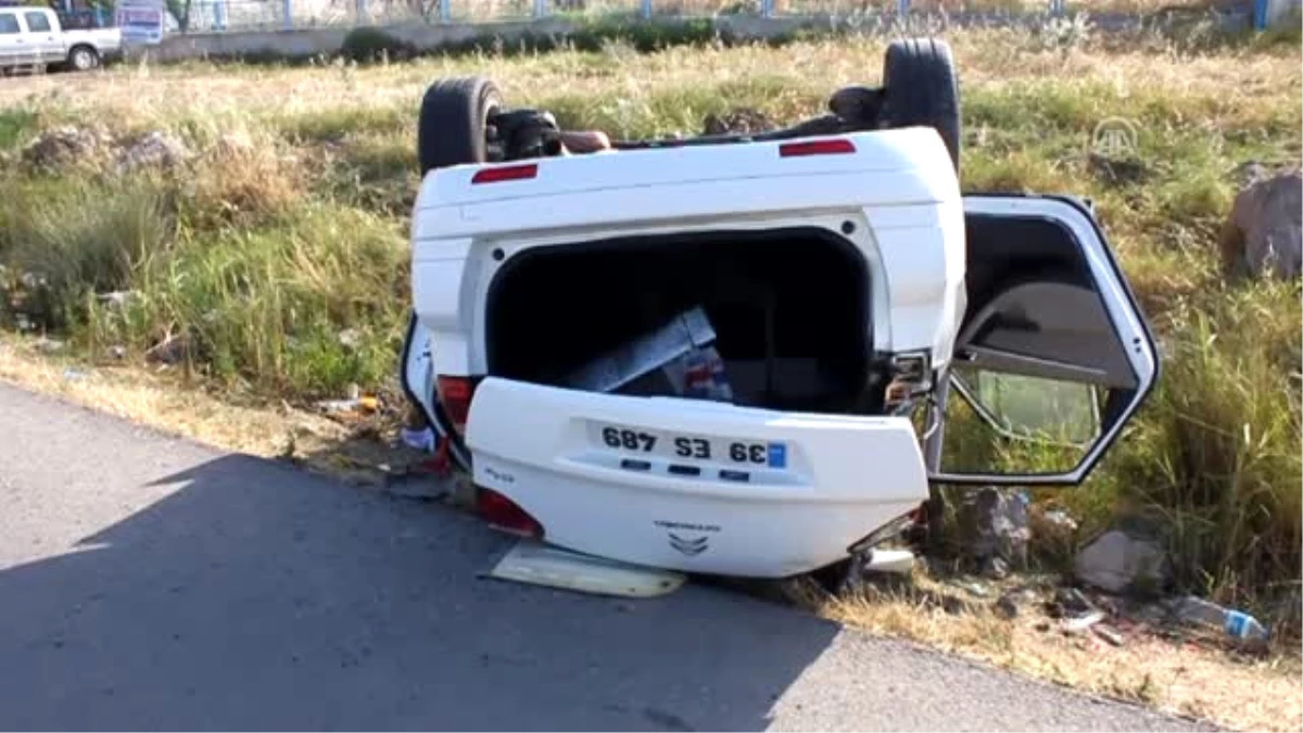 Ezine\'de Trafik Kazası: 3 Yaralı