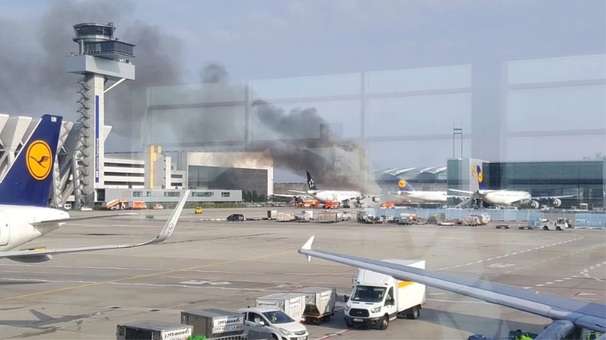 Frankfurt Havaalanında Uçak Yangını