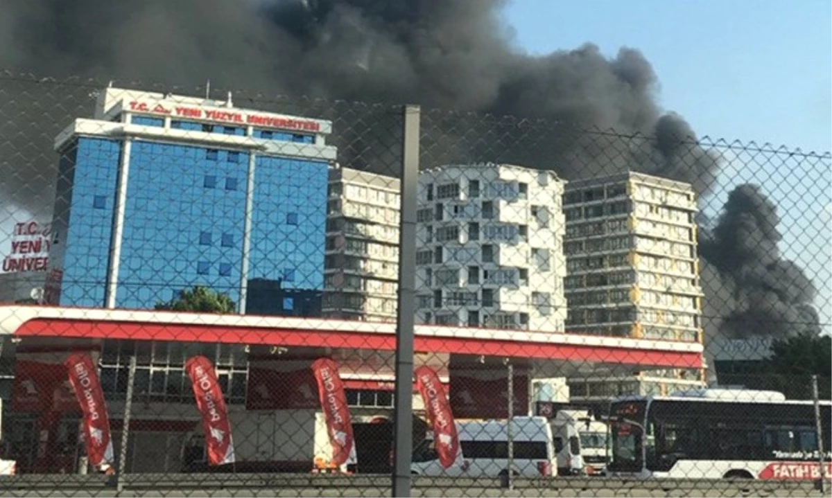 İstanbul\'da İplik Fabrikasında Yangın