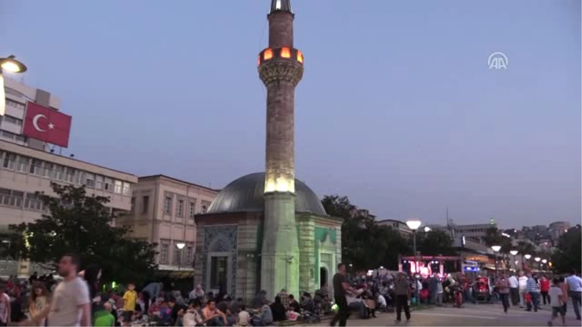 İzmir\'de Kadir Gecesi