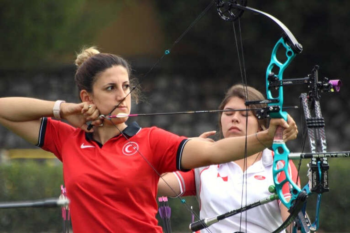 Milli Okçuya Ay-Yıldızlı Kolye